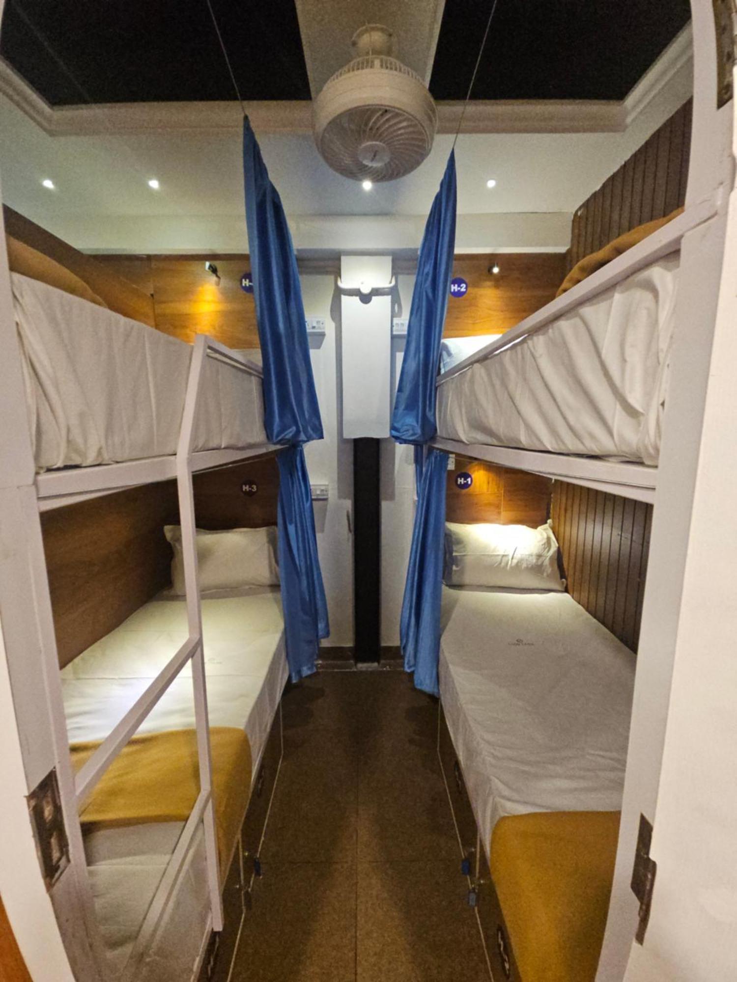 Lowfare Hotels Кожикод Екстериор снимка